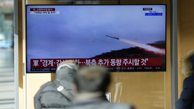 Media Korsel merilis video Korea Utara menembakan rudal jelajah di Laut Kuning 