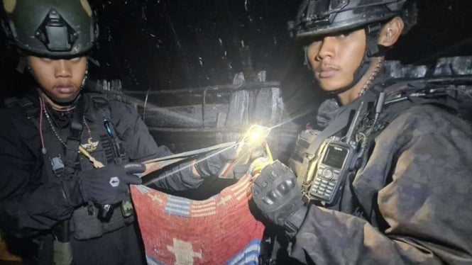 VIVA Militer: Prajurit Satgas Yonif 330/TD Kostrad buru KST OPM Papua