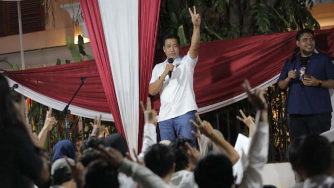 Wakil Sekretaris TKN Prabowo-Gibran, Azanil Kelana saat menerima deklarasi dukungan dari Relawan Forum Pemuda Berkualitas di Jalan Kertanegara IV, Jakarta Selatan, Kamis, 25 Januari 2024.