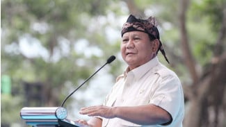 Prabowo Asyik Berenang Pagi Rutin Sebelum Debat Terakhir, Simak Videonya