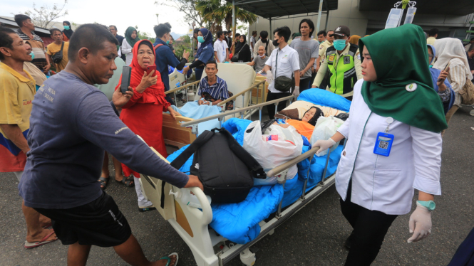 Pasien Semen Padang Hospital Saat Dievakuasi