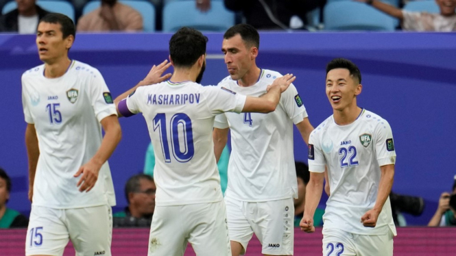 Pemain Timnas Uzbekistan rayakan gol ke gawang Thailand