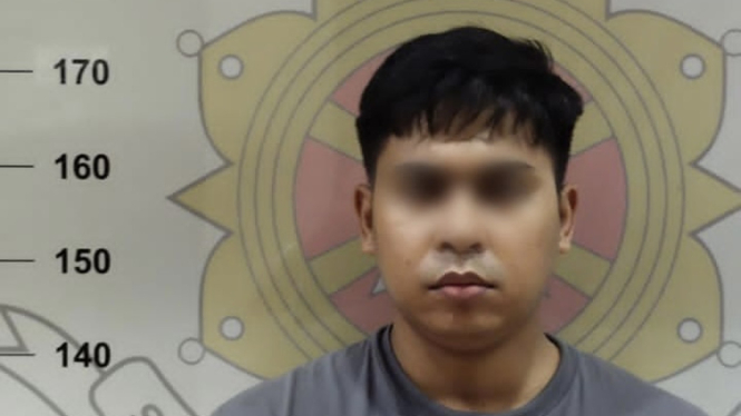 Seorang pemuda berinisial MM alias Fahri (26) ditangkap Satreskrim Polsek Metro Tamansari, Jakarta Barat lantaran terbukti melakukan berbagai aksi penipuan dengan modus 'cek in hotel.' Terhadap banyak wanita malam yang menjadi korbannya. 