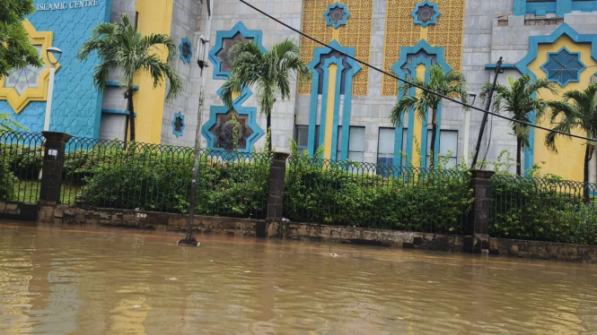 Banjir Depan Islamic Center Jakarta Utara