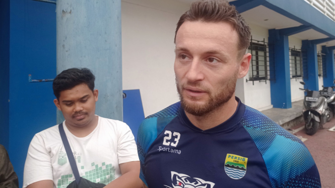 Gelandang Persib Bandung, Marc Klok