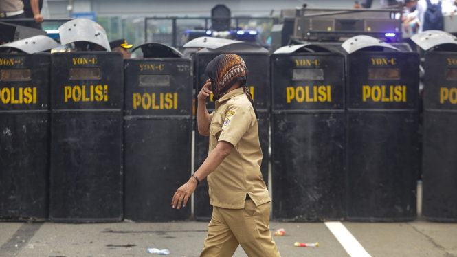 Aksi Demo Apdesi Tutup Tol Senayan Depan DPR