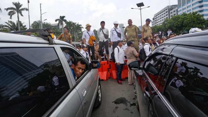 Demo Di Depan DPR, Apdesi Tuntut Revisi UU Desa Disahkan