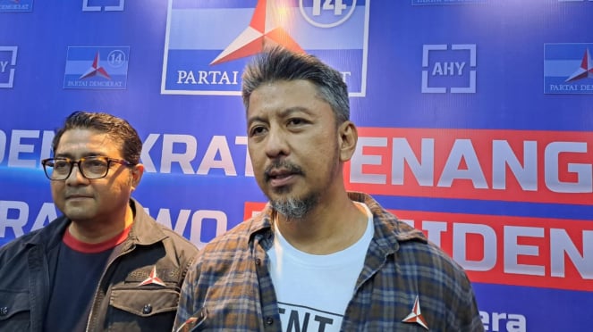 Bendahara Umum Partai Demokrat, Renville Antonio. 