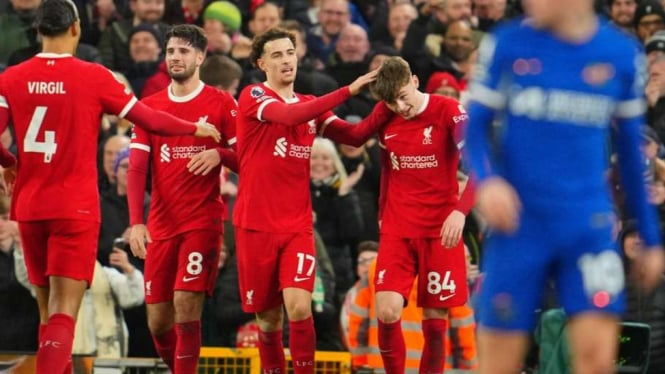 Pemain Liverpool rayakan gol ke gawang Chelsea