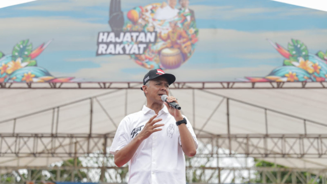 Capres nomor urut 3, Ganjar Pranowo Hadiri Kampanye Akbar di Manado, Sulawesi Utara.