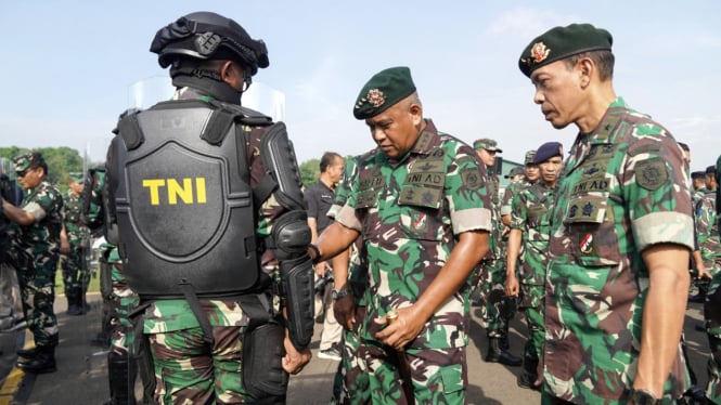VIVA Militer: Pangkostrad saat hadiri Apel Pasukan Pengamanan Pemilu 2024