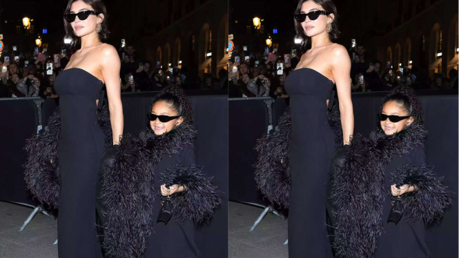 Kylie Jenner Beserta Putrinya Stormi Ketika Menghadiri Paris Fashion Week