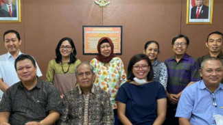 Profil Drs. Tukiman Tarunasayoga, Dosen Pascasarjana UNS yang Jadi Panelis Debat Capres Mendatang