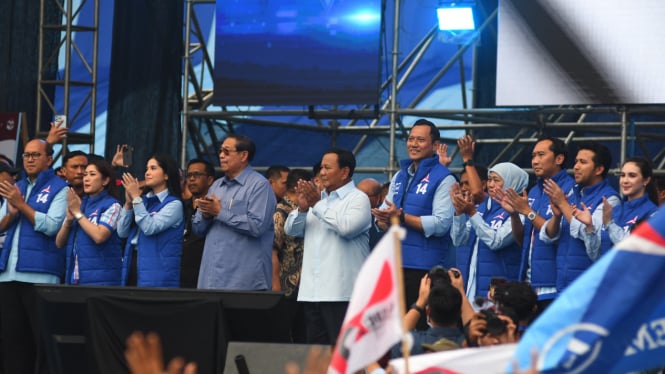 Prabowo, SBY dan AHY dalam Kampanye akbar Partai Demokrat di Malang