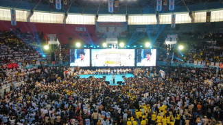 Prabowo Tiba di Makassar, Puluhan Ribu Warga Serukan &lsquo;All in Prabowo!&rsquo;