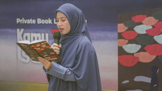 Natasha Rizky Mengkritik Orang yang Enggan Berjuang untuknya dalam Ditulis dalam Puisi