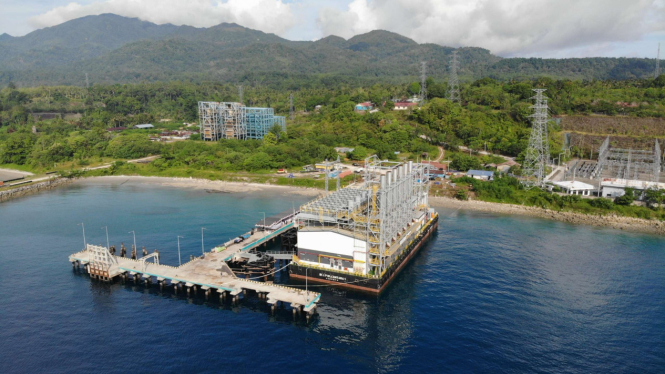 PLN Indonesia Power sinkronisasi pasokan listrik dari Barge Mounted Power Plant (BMPP) Nusantara 1 ke Sistem Ambon