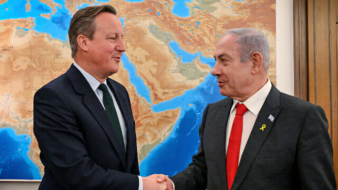 Prime Minister Benjamin Netanyahu (right) meets with British Foreign Secretary David Cameron in Jerusalem, January 24, 2024 (Kobi Gideon/GPO)