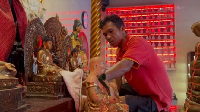 Ritual cuci rupang jadi momen persiapan imlek di tangerang