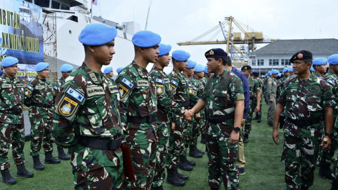 VIVA Militer: KSAL Laksamana TNI Muhammad Ali sambut kedatangan KRI FKO-368