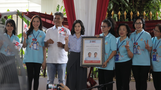 Tim Kampanye Nasional (TKN) Prabowo-Gibran menerima deklarasi dukungan dari Perempuan Tionghoa untuk Indonesia Maju di Jalan Kertanegara IV, Jakarta Selatan, Selasa, 6 Februari 2024