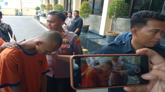 Office boy tersangka penganiayaan kepala cabang koperasi di Cirebon