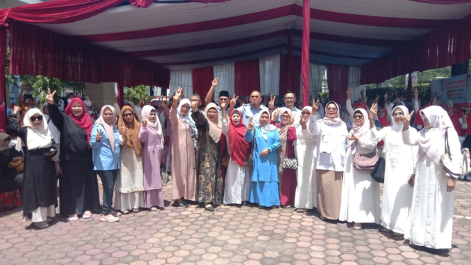 Deklarasi dukungan Prabowo-Gibran dari Ratusan Emak-Emak Majelis Taklim kota Padang