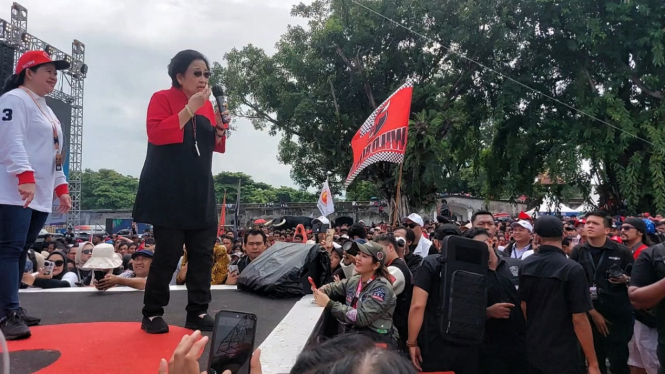 Ketua Umum PDIP Megawati Soekarnoputri saat orasi di kampanye Ganjar-Mahfud di Benteng Vasteburg, Solo