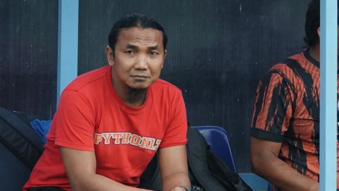 Pelatih kiper Arema FC, Agung Prasetyo