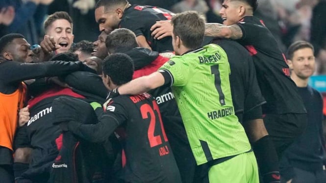 Pemain Bayer Leverkusen rayakan gol