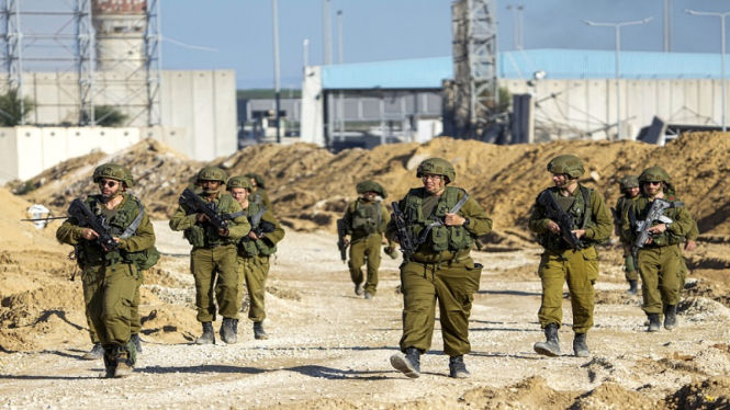 Tentara Israel saat melakukan operasi militer di Gaza, Palestina