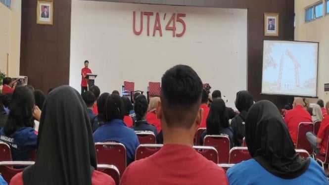 Diskusi di kampus UTA '45 Jakarta.