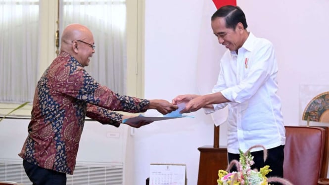 Jokowi Tekankan Anggota KPPS Bekerja Secara Jujur, Adil dan Tegas Saat Pemilu