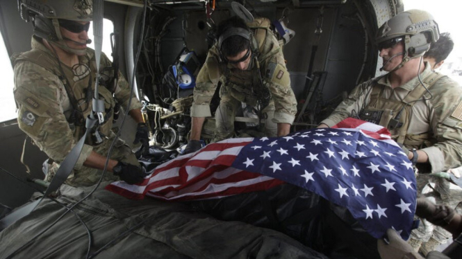 VIVA Militer: Proses evakuasi jenazah tentara Amerika Serikat
