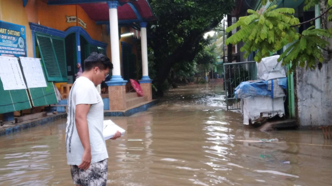 TPS di tangerang terendam banjir