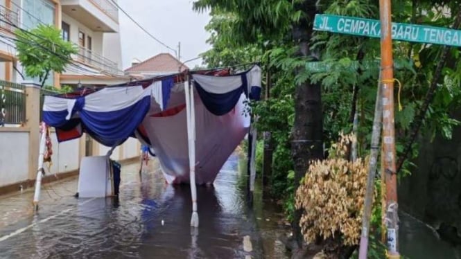 Tenda TPS di Kelurahan Cempaka Baru ambruk akibat hujan