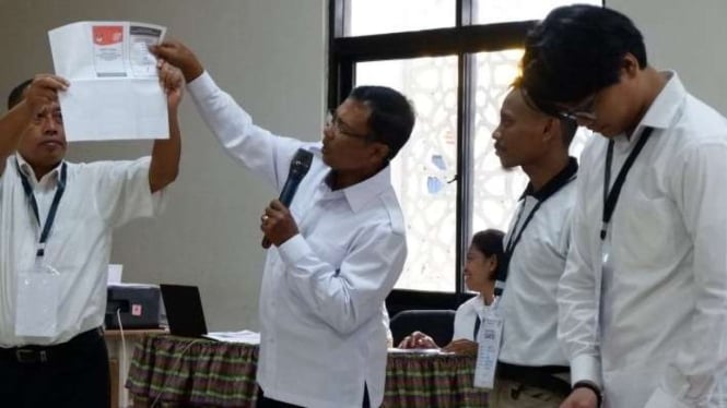  Perhitungan Suara di TPS Ketum Golkar Airlangga Hartarto Mencoblos