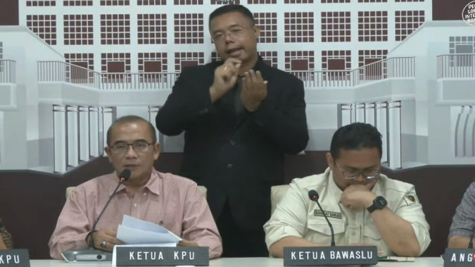 Ketua KPU RI Hasyim Asy’ari dan Ketua Bawaslu Rahmat Bagja