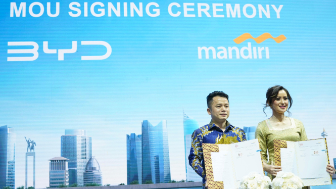 MoU Signing Ceremony BYD dan Bank Mandiri