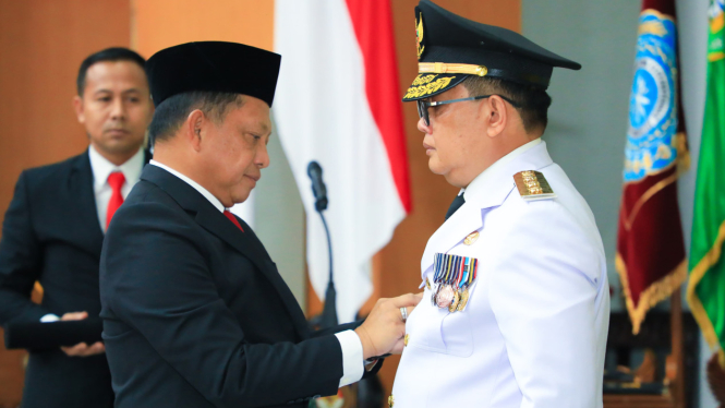 Adhy Karyono saat dilantik menjadi Pj Gubernur Jatim oleh Mendagri Tito Karnavian di Jakarta. (Foto: Humas Pemprov Jatim)