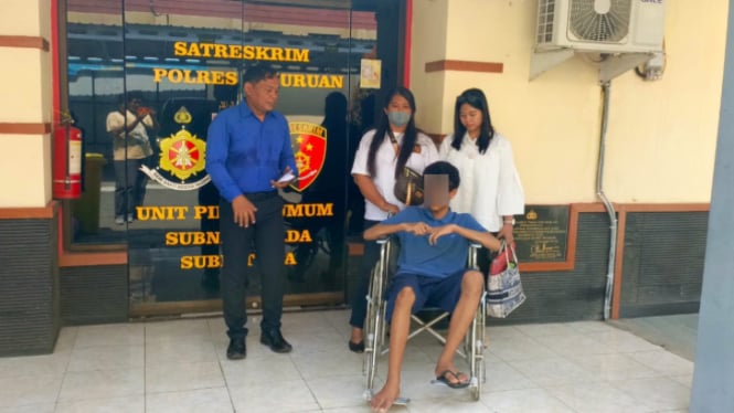 Korban penembakan dan keluarganya melapor ke Mapolres Pasuruan, Jatim.