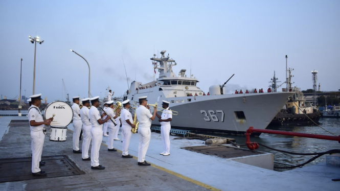 VIVA Militer: KRI Sultan Iskandar Muda-367 tiba di Dermaga Angkatan Laut India