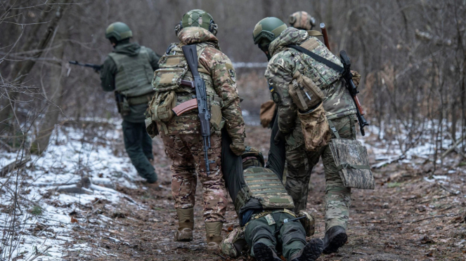 VIVA Militer: Proses evakuasi jenazah tentara Ukraina