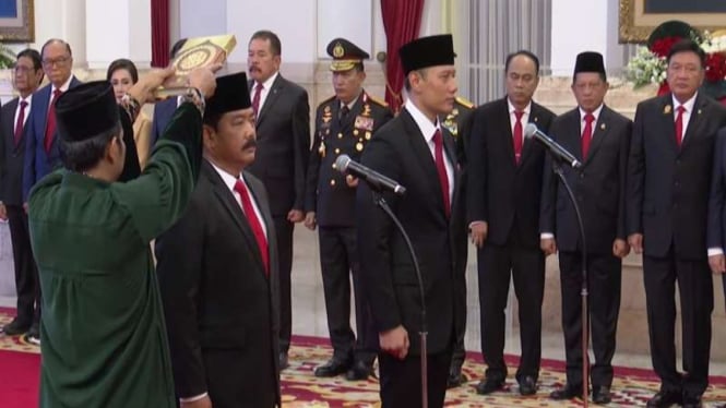 Hadi Tjahjanto dan Agus Harimurti Yudhoyono (AHY) resmi dilantik sebagai menteri