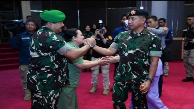 Panglima TNI Jenderal Agus Subiyanto memimpin upacara kenaikan pangkat pati