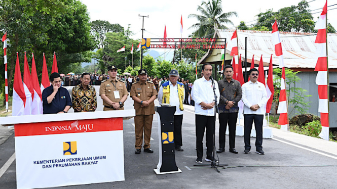 Presiden Jokowi meresmikan 27 ruas jalan di Sulawesi Selatan/Biro Pers Media Istana