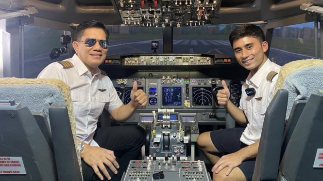 Youtuber pilot, Captain Edward Limbong dan Alshad Ahmad.