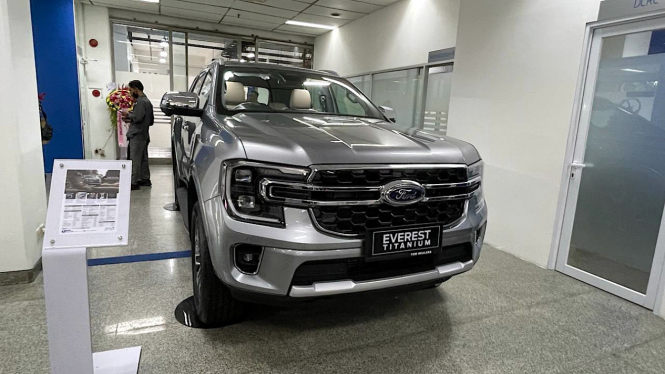Diler baru Ford di Jakarta Barat.