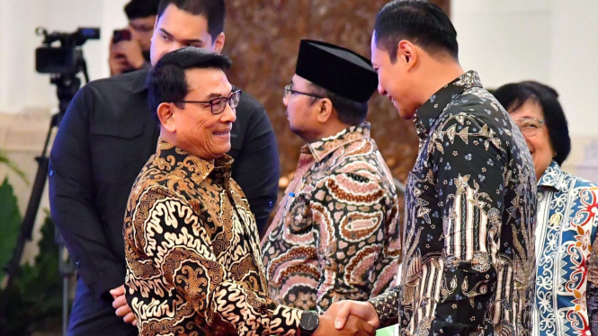 AHY dan Moeldoko di Istana Negara Jakarta