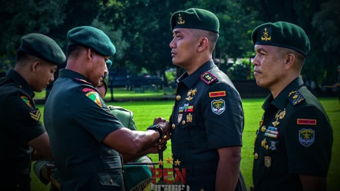 VIVA Militer: Serah terima jabatan Komandan Yonif Mekanis 201 Jaya Yudha TNI.